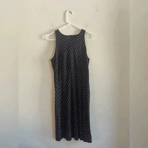 ATHLETA Black White Size Medium Sleeveless Jersey Knit Striped Tank Midi… - Picture 10 of 10